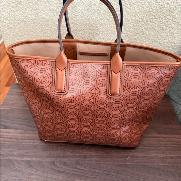 Michael Kors Tan Logo Tote - Picture 4 of 4